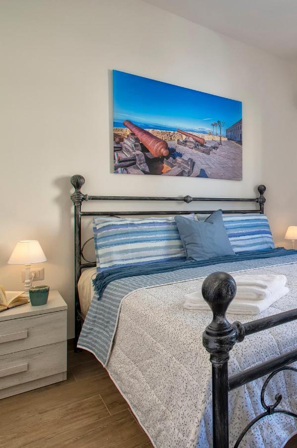 Pufferfish Apartment With Private Terrace 알게로 외부 사진